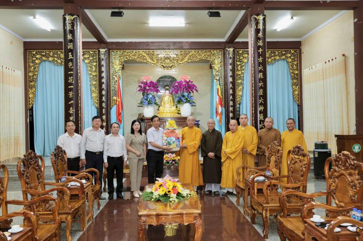 Phan Thiết: Lãnh Đạo Tỉnh Thăm Và Chúc Tết Ban Trị Sự GHPGVN Tỉnh Bình Thuận