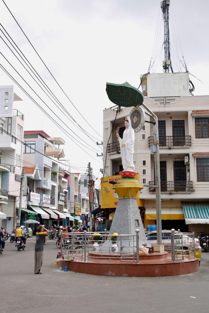 Nội San Nguyên Hương: Độc Đáo Những Tượng Quan Âm "Lộ Thiên" Tại Bình Thuận