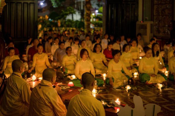 Đêm Hoa Đăng Thiền Trà Mùa Vu Lan Báo Hiếu Tại Chùa Phật Quang
