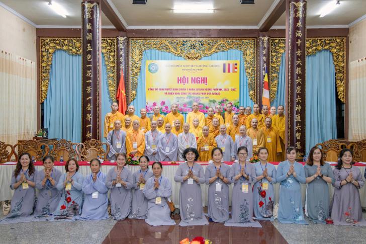 LÂM ĐỒNG: BAN HOẰNG PHÁP PHẬT GIÁO TỈNH TRAO QUYẾT ĐỊNH CHUẨN Y NHÂN SỰ NHIỆM KỲ 2022 – 2027